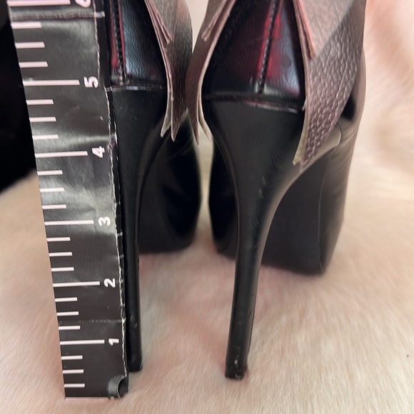 ELLE bow on back of the black faux leather platform heels Size 7 M stilettos. - Picture 10 of 16
